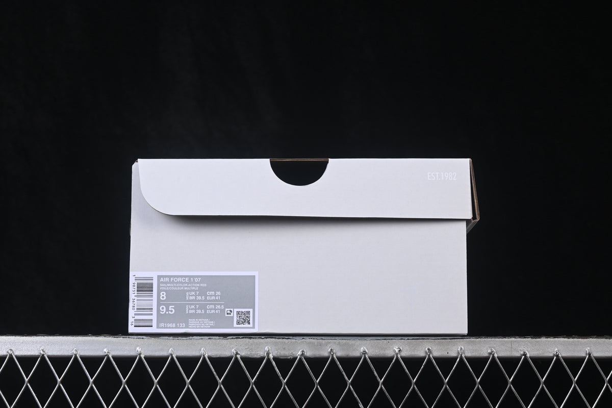 White Low-Top Sneakers with Outline Details | JL8888-011