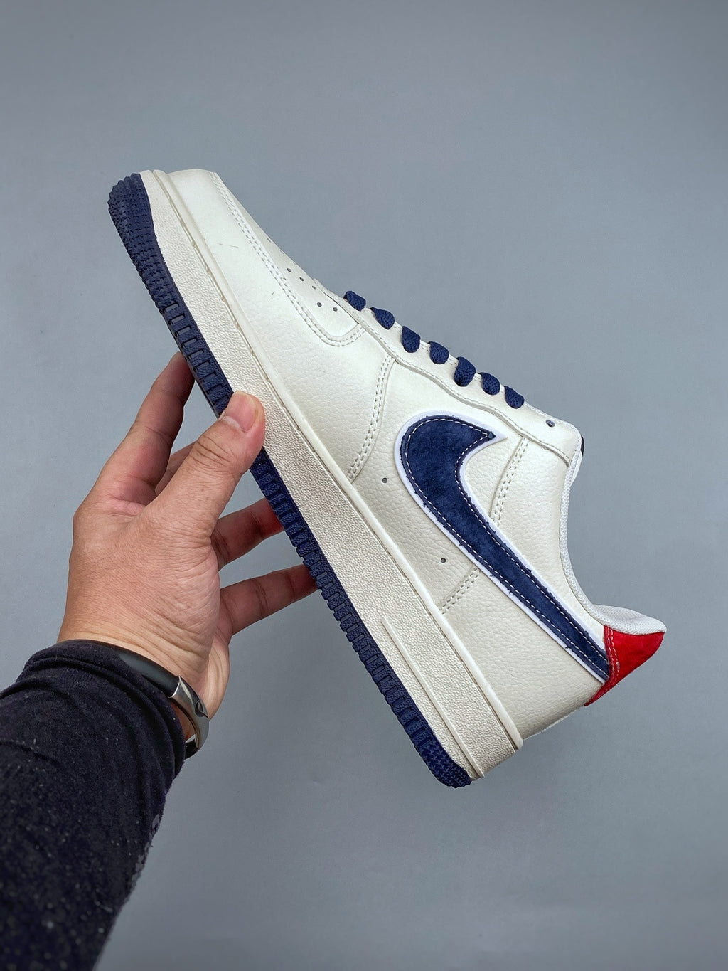 Nike Air Force 1 ’07 Low White, Navy & Red