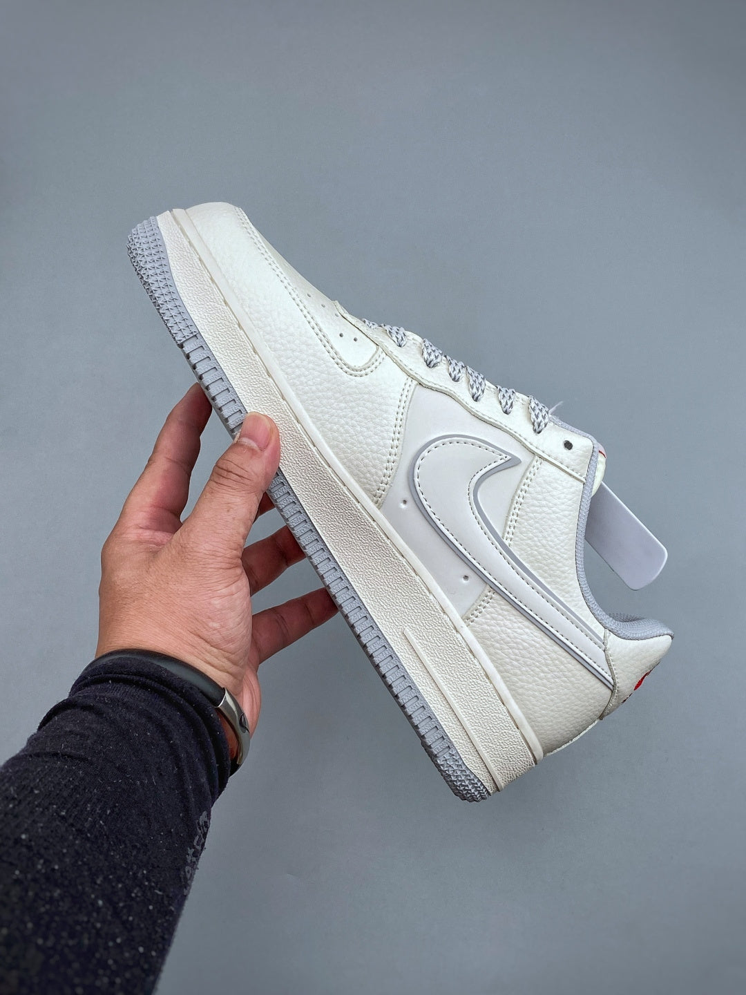 Nike Air Force 1 ’07 Low White & Red Accents