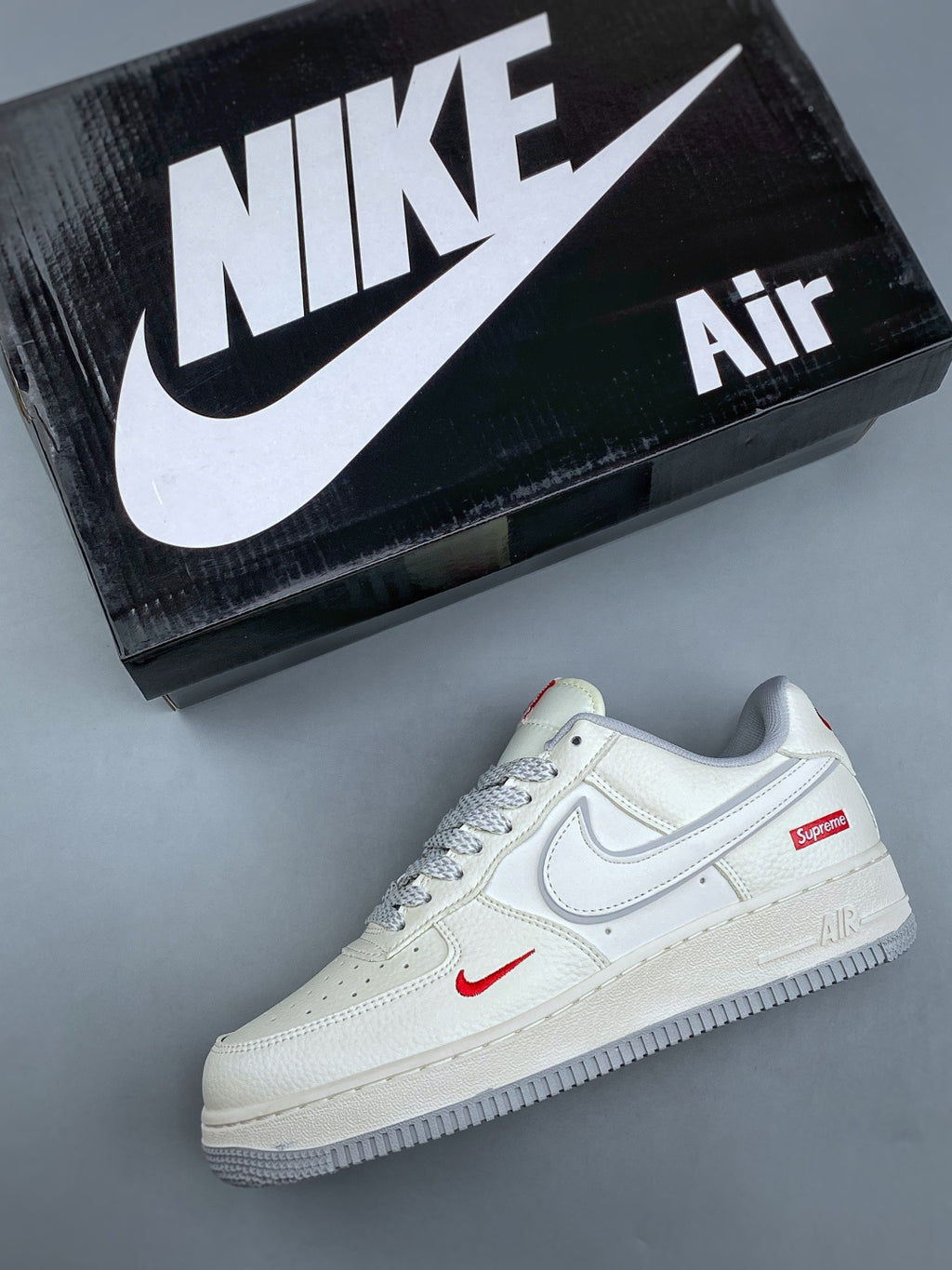 Nike Air Force 1 ’07 Low White & Red Accents