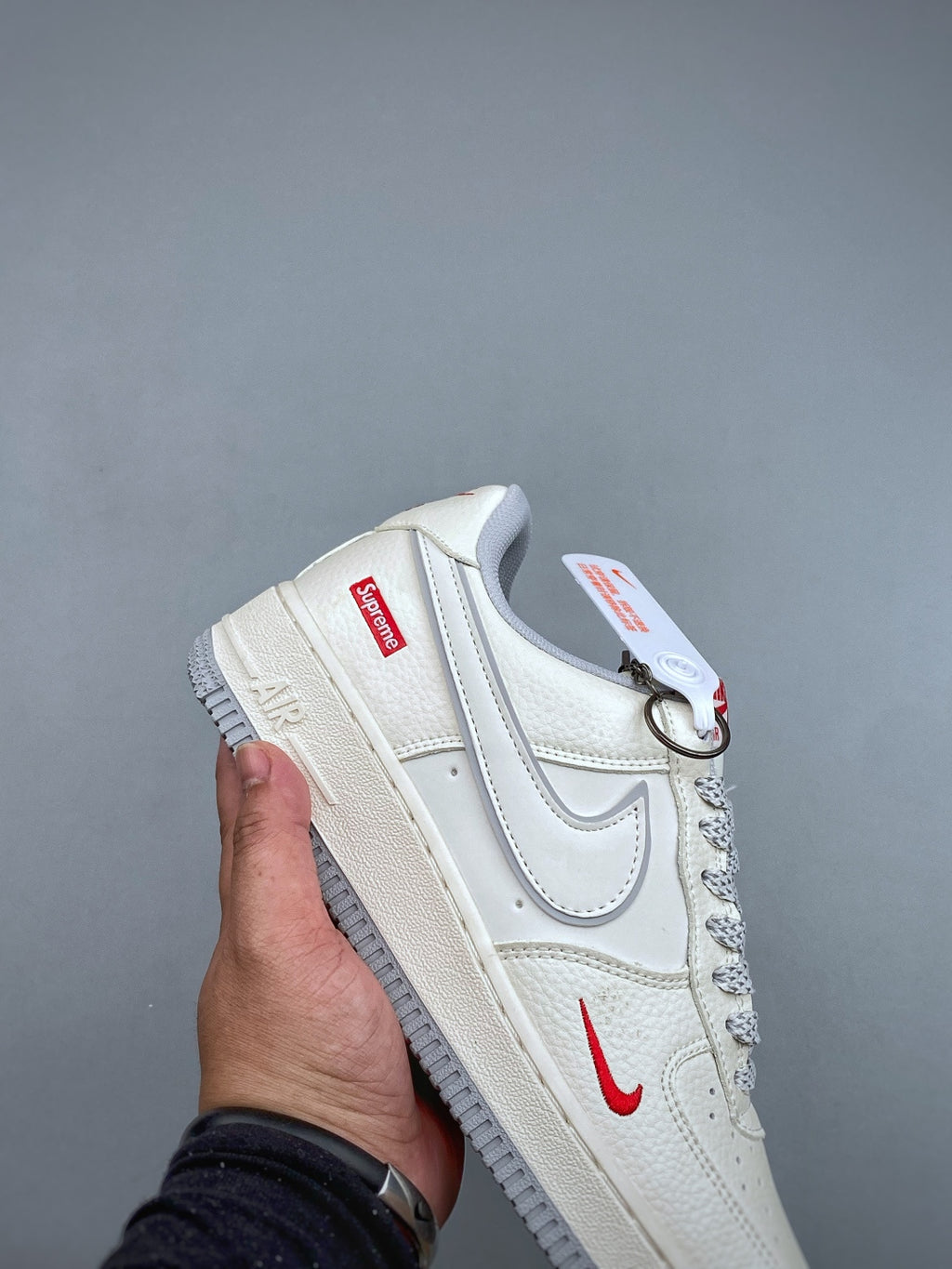 Nike Air Force 1 ’07 Low White & Red Accents