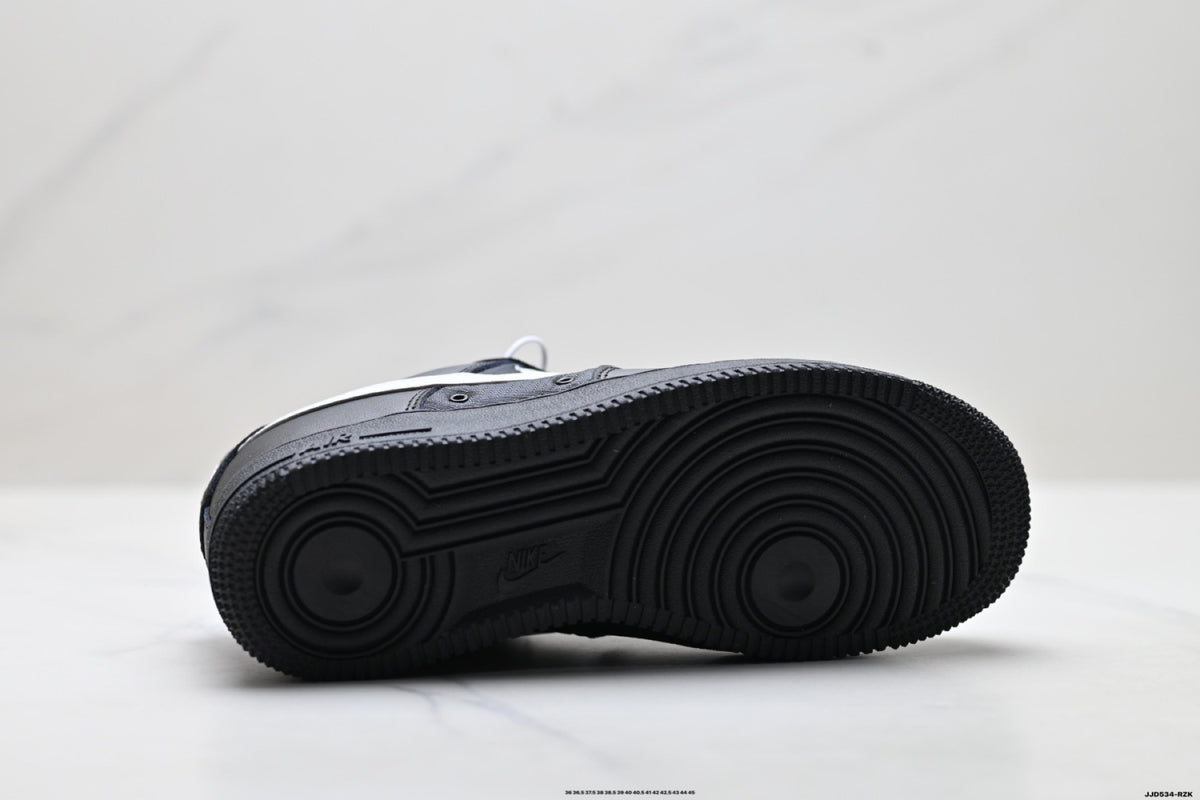 Nike Air Force 1 ’07 Low Black & White Sneakers, Lace-Up Retro Casual Streetwear Shoes