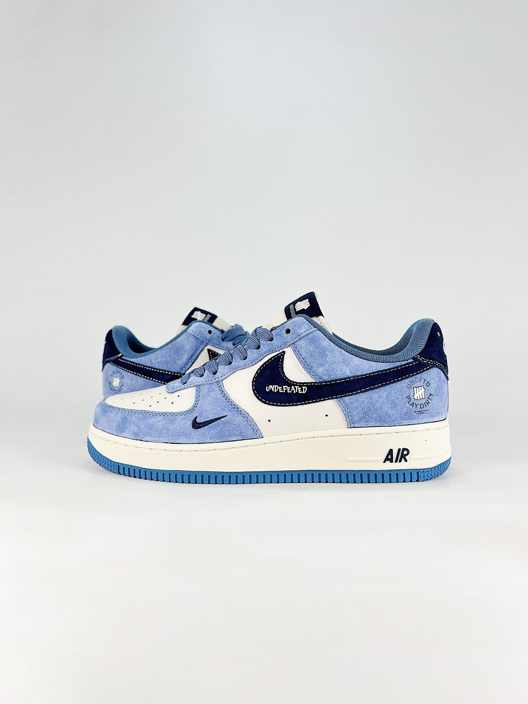 Nike Air Force 1 ’07 Low Blue & White Sneakers with Navy Swoosh, Retro Lace-Up Casual Streetwear Shoes