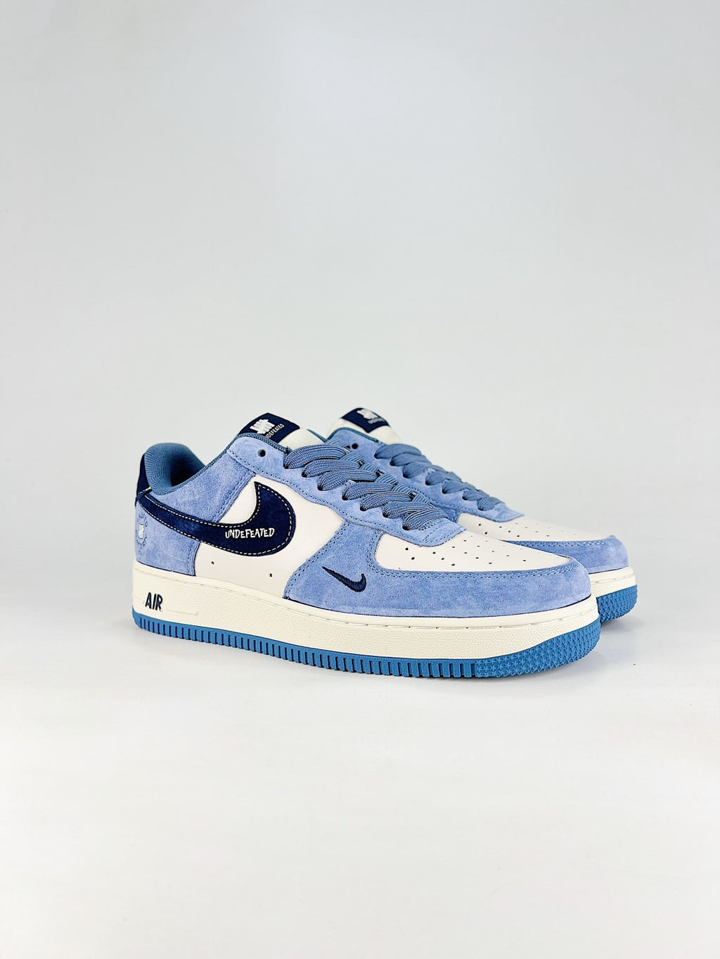 Nike Air Force 1 ’07 Low Blue & White Sneakers with Navy Swoosh, Retro Lace-Up Casual Streetwear Shoes