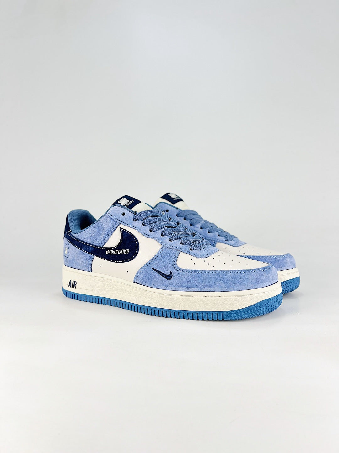 Nike Air Force 1 ’07 Low Blue & White Sneakers with Navy Swoosh, Retro Lace-Up Casual Streetwear Shoes