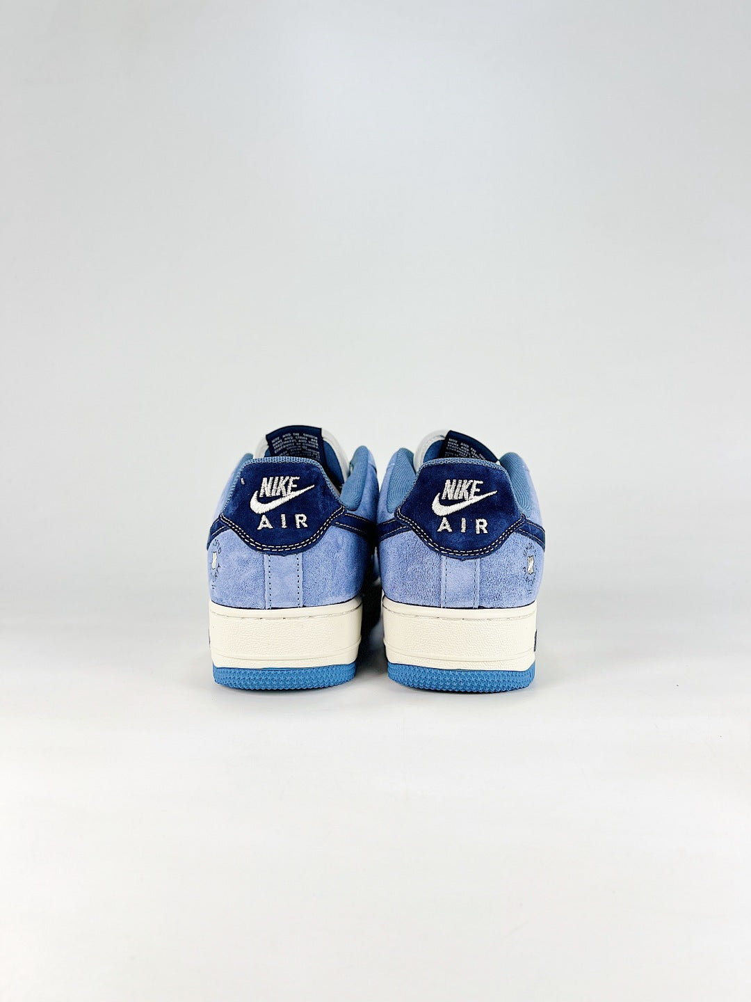 Nike Air Force 1 ’07 Low Blue & White Sneakers with Navy Swoosh, Retro Lace-Up Casual Streetwear Shoes