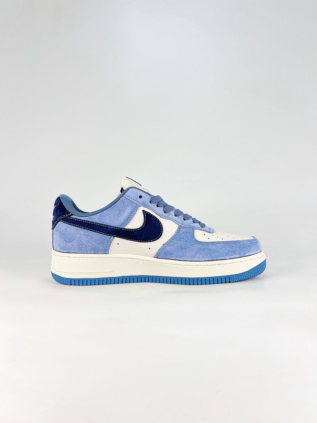 Nike Air Force 1 ’07 Low Blue & White Sneakers with Navy Swoosh, Retro Lace-Up Casual Streetwear Shoes