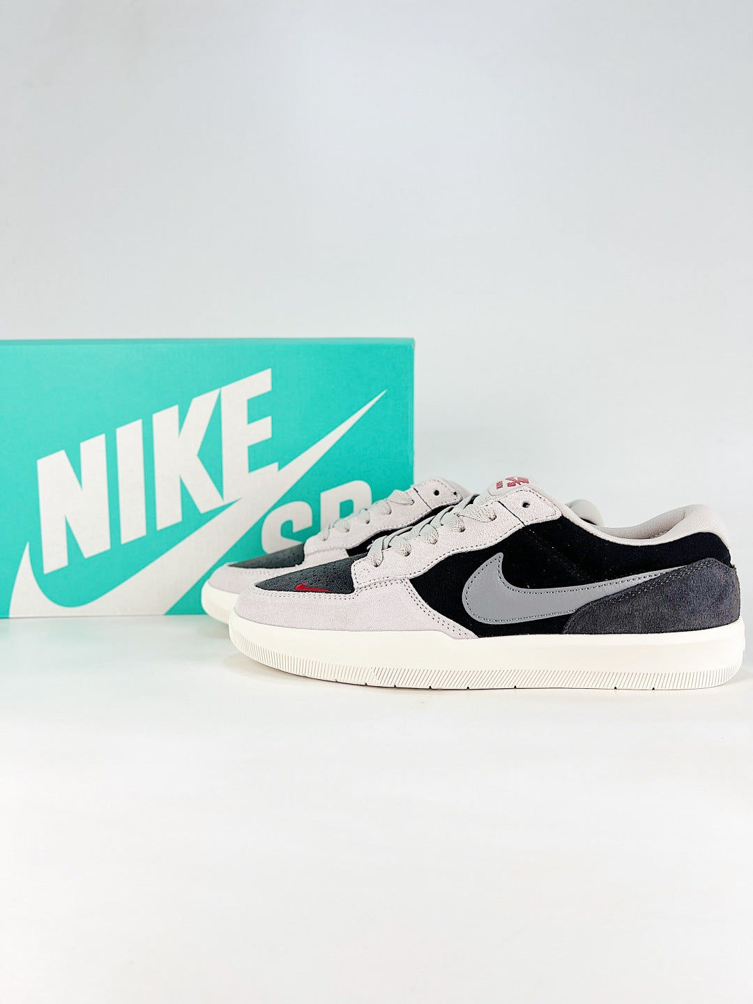 Nike SB Force 58 Black Grey & White Low-Top Sneakers, Retro Lace-Up Skate-Inspired Casual Shoes