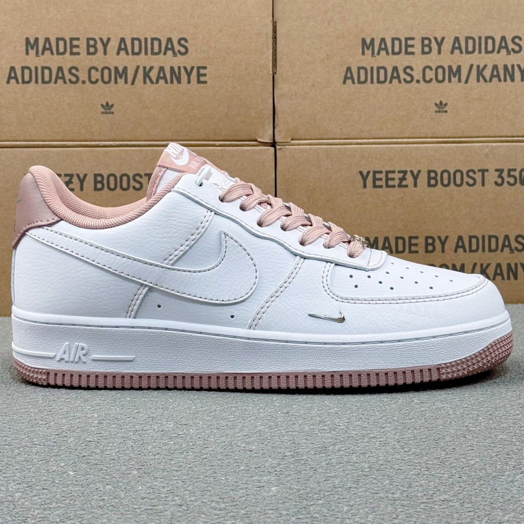 Nike Air Force 1 ’07 Low AF1 White & Dusty Pink Sneakers, Contrast Sole Lace-Up Retro Casual Streetwear Shoes