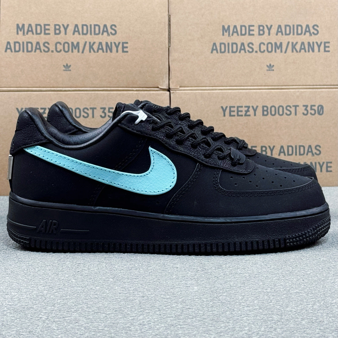 Nike Air Force 1 ’07 Low AF1 Black & Mint Green Sneakers, Contrast Swoosh Lace-Up Retro Casual Streetwear Shoes
