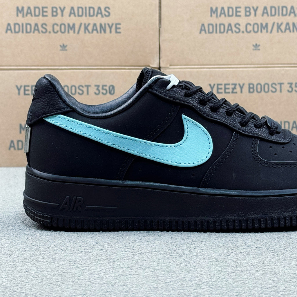 Nike Air Force 1 ’07 Low AF1 Black & Mint Green Sneakers, Contrast Swoosh Lace-Up Retro Casual Streetwear Shoes
