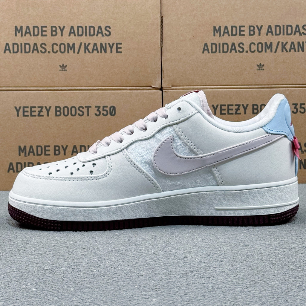 Nike Air Force 1 ’07 Low AF1 White & Light Grey Sneakers, Pale Blue Heel Black Outsole Retro Lace-Up Casual Shoes