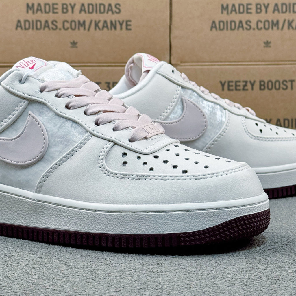 Nike Air Force 1 ’07 Low AF1 White & Light Grey Sneakers, Pale Blue Heel Black Outsole Retro Lace-Up Casual Shoes