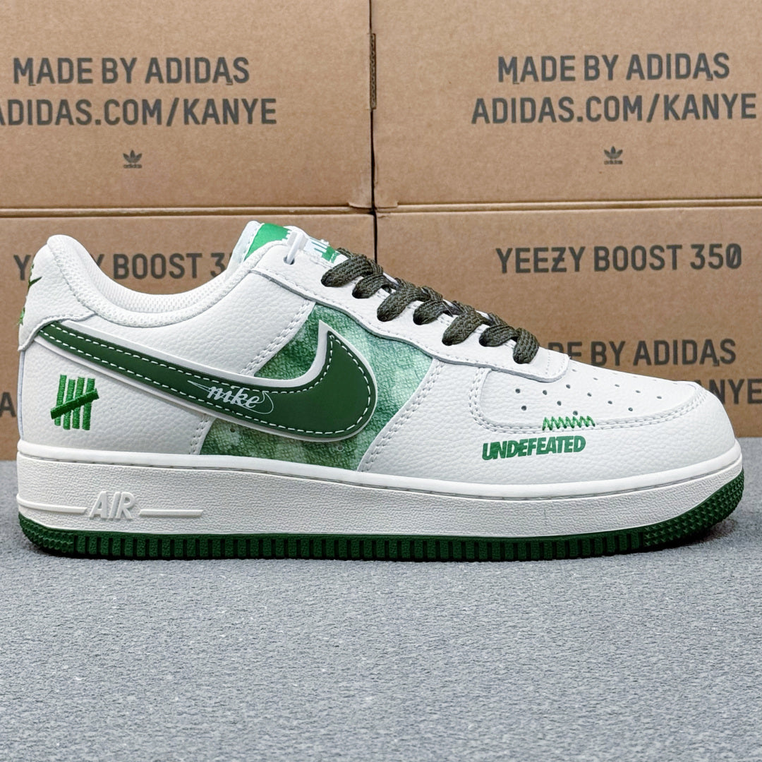 Nike Air Force 1 ’07 Low AF1 White & Green Graphic Sneakers, Contrast Swoosh Retro Lace-Up Casual Streetwear Shoes