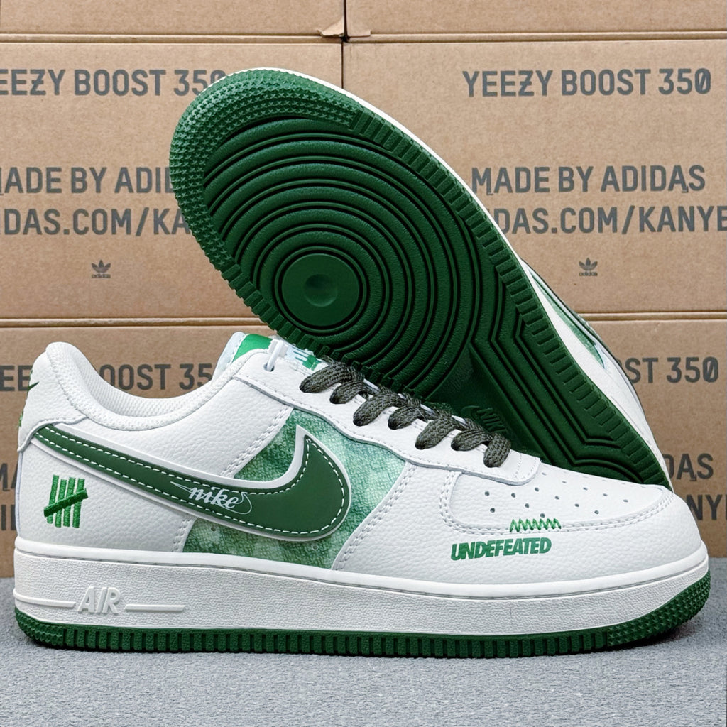 Nike Air Force 1 ’07 Low AF1 White & Green Graphic Sneakers, Contrast Swoosh Retro Lace-Up Casual Streetwear Shoes