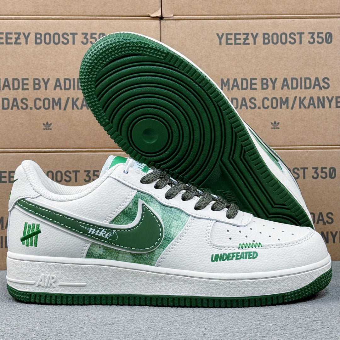 Nike Air Force 1 ’07 Low AF1 White & Green Graphic Sneakers, Contrast Swoosh Retro Lace-Up Casual Streetwear Shoes