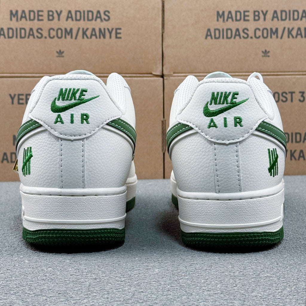 Nike Air Force 1 ’07 Low AF1 White & Green Graphic Sneakers, Contrast Swoosh Retro Lace-Up Casual Streetwear Shoes