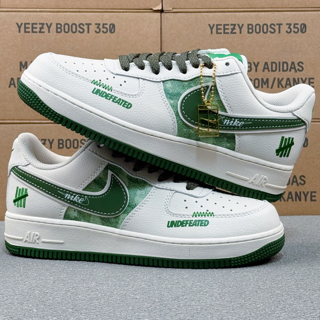 Nike Air Force 1 ’07 Low AF1 White & Green Graphic Sneakers, Contrast Swoosh Retro Lace-Up Casual Streetwear Shoes