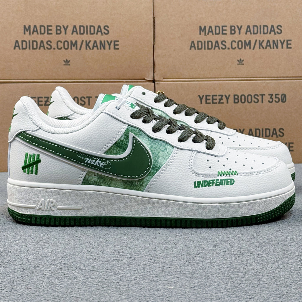 Nike Air Force 1 ’07 Low AF1 White & Green Graphic Sneakers, Contrast Swoosh Retro Lace-Up Casual Streetwear Shoes