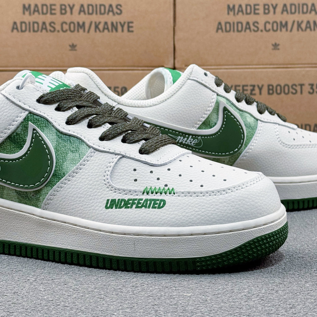 Nike Air Force 1 ’07 Low AF1 White & Green Graphic Sneakers, Contrast Swoosh Retro Lace-Up Casual Streetwear Shoes
