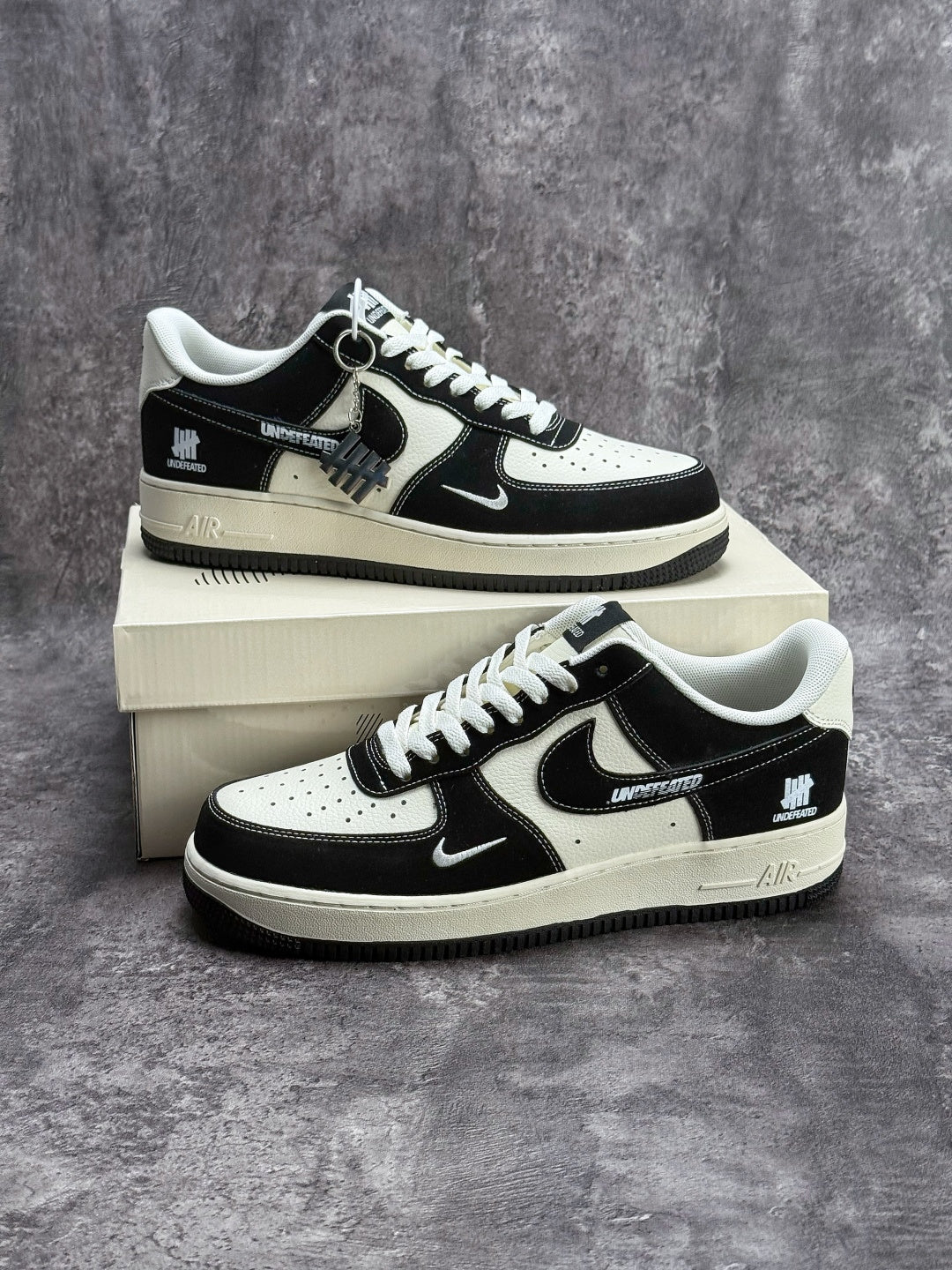 Air Jordan 1 Low AJ1 Black White & Grey Sneakers with Patterned Laces, Retro Low-Top Casual Streetwear Shoes