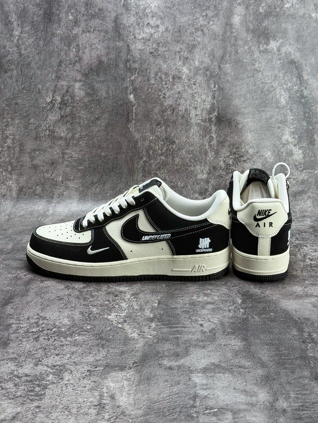 Air Jordan 1 Low AJ1 Black White & Grey Sneakers with Patterned Laces, Retro Low-Top Casual Streetwear Shoes