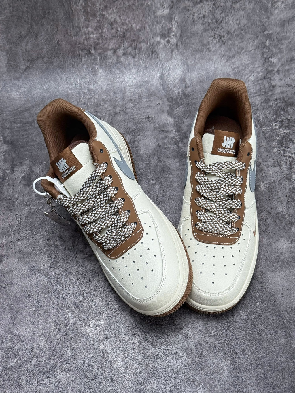 Nike Air Force 1 ’07 Low Cream White Brown & Grey Sneakers with Mini Swoosh, Retro Lace-Up Casual Streetwear Shoes
