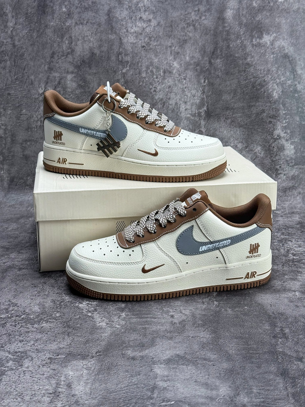 Nike Air Force 1 ’07 Low Cream White Brown & Grey Sneakers with Mini Swoosh, Retro Lace-Up Casual Streetwear Shoes