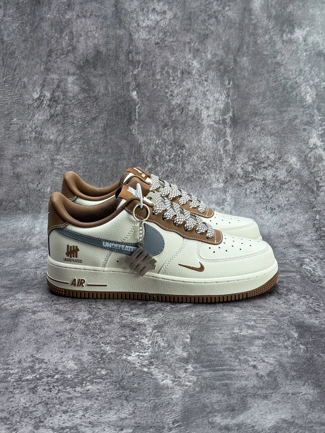Nike Air Force 1 ’07 Low Cream White Brown & Grey Sneakers with Mini Swoosh, Retro Lace-Up Casual Streetwear Shoes