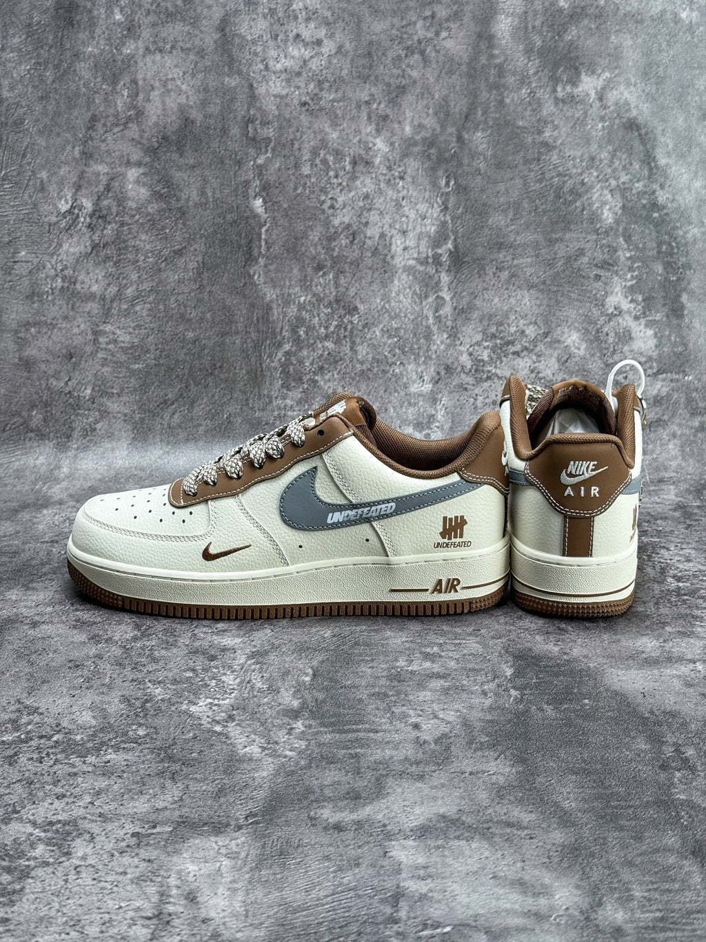 Nike Air Force 1 ’07 Low Cream White Brown & Grey Sneakers with Mini Swoosh, Retro Lace-Up Casual Streetwear Shoes