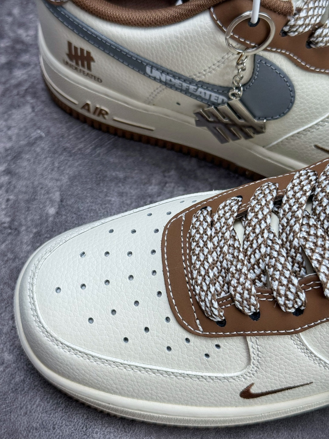 Nike Air Force 1 ’07 Low Cream White Brown & Grey Sneakers with Mini Swoosh, Retro Lace-Up Casual Streetwear Shoes