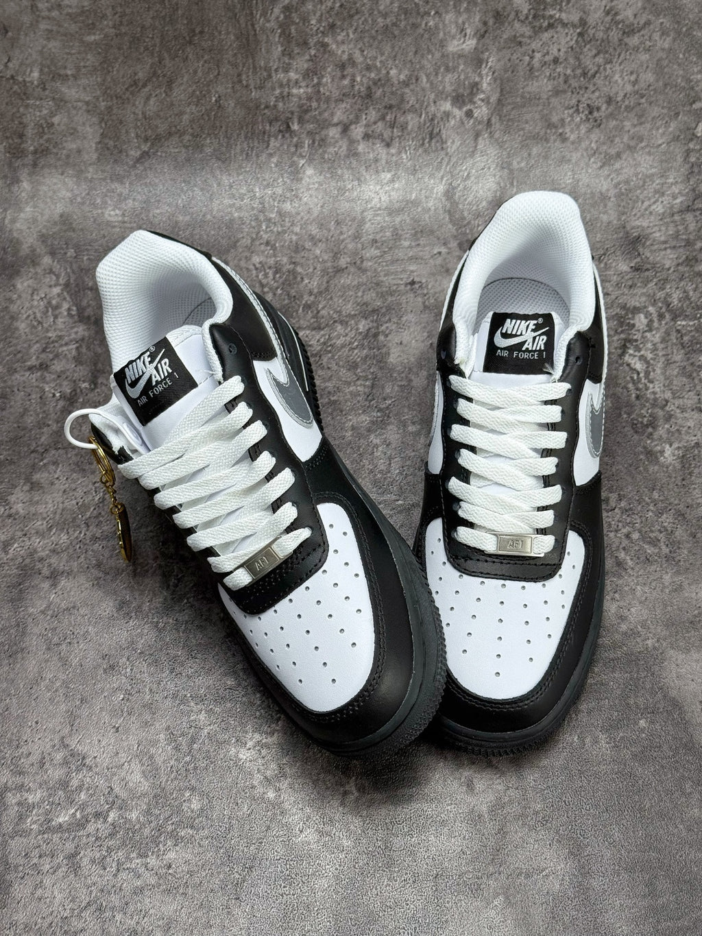 Nike Air Force 1 ’07 Low AF1 Black & White Sneakers, Contrast Swoosh Retro Lace-Up Casual Streetwear Shoes