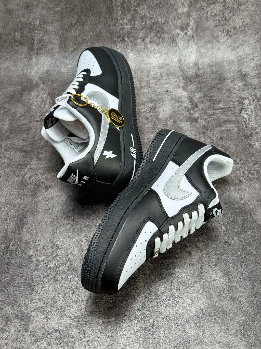 Nike Air Force 1 ’07 Low AF1 Black & White Sneakers, Contrast Swoosh Retro Lace-Up Casual Streetwear Shoes
