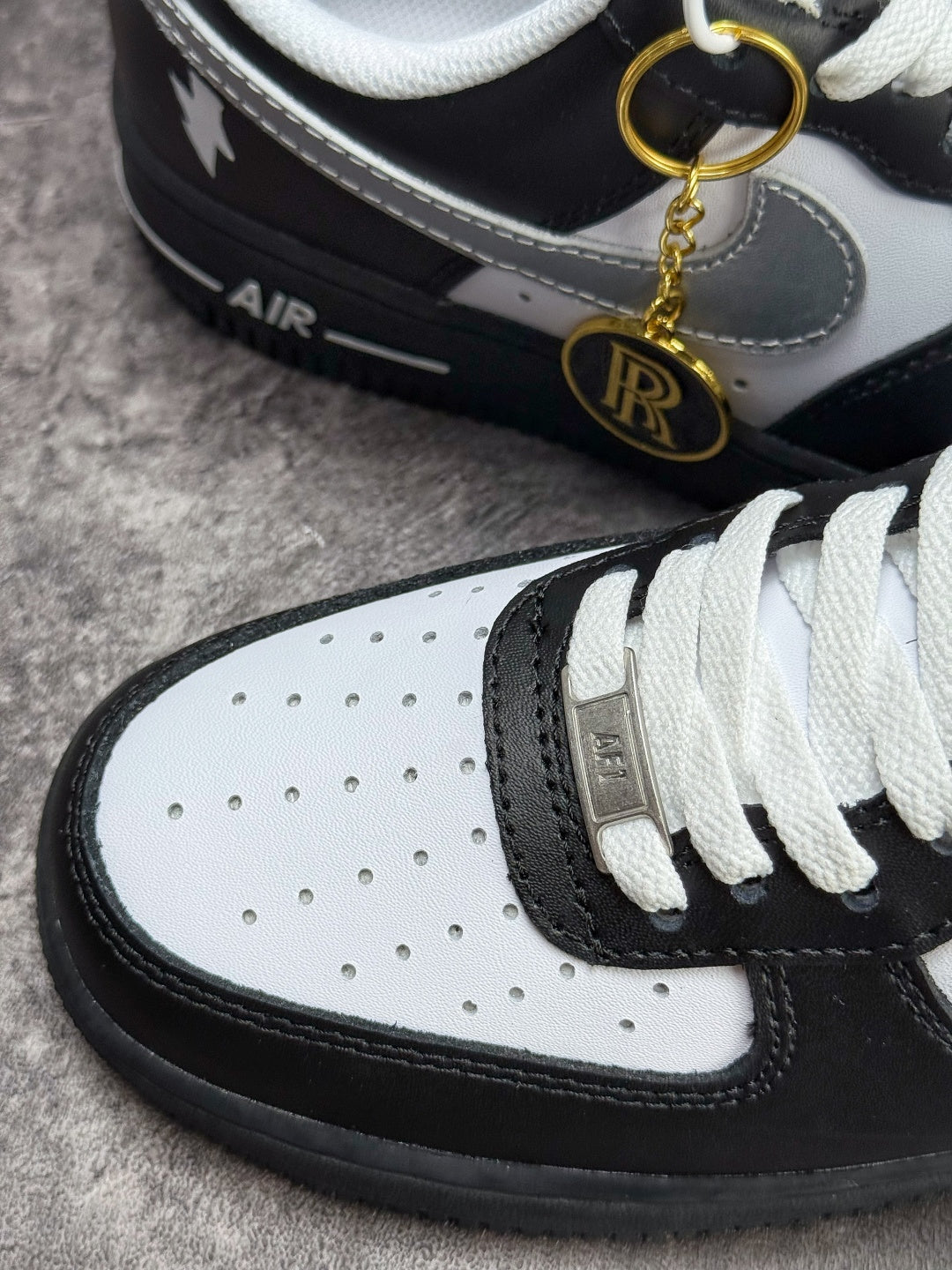 Nike Air Force 1 ’07 Low AF1 Black & White Sneakers, Contrast Swoosh Retro Lace-Up Casual Streetwear Shoes