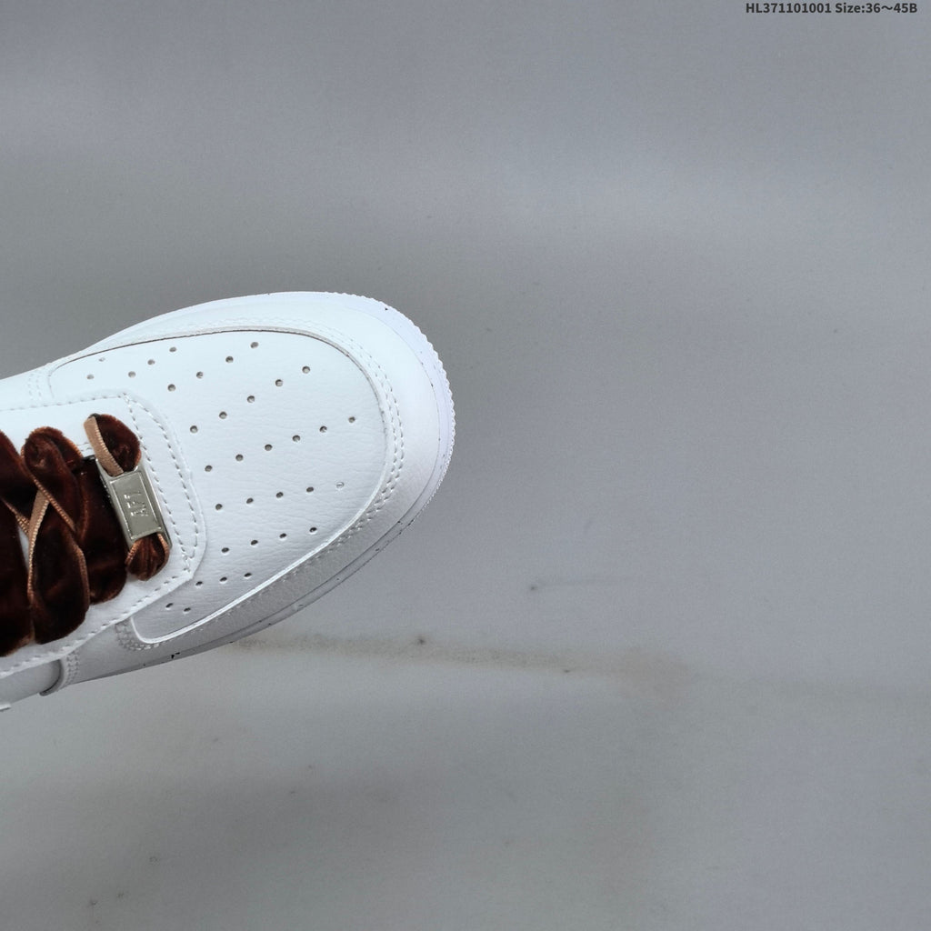Nike Air Force 1 ’07 Low White & Black Sneakers with Brown Laces, Retro Low-Top Casual Streetwear Shoes