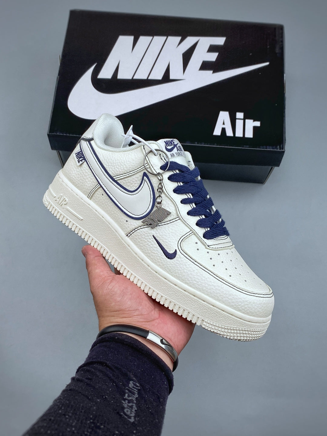 Nike Air Force 1 ’07 Low White & Black Outline Sneakers, Contrast Lace Details Retro Casual Streetwear Shoes