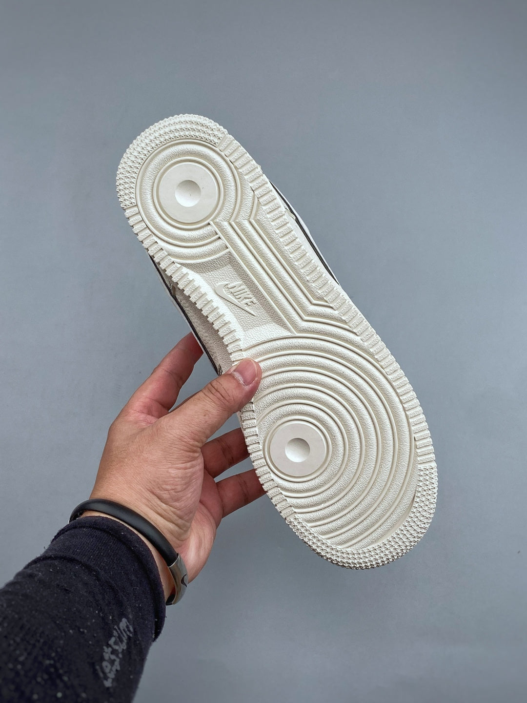 Nike Air Force 1 ’07 Low White & Black Outline Sneakers, Contrast Lace Details Retro Casual Streetwear Shoes