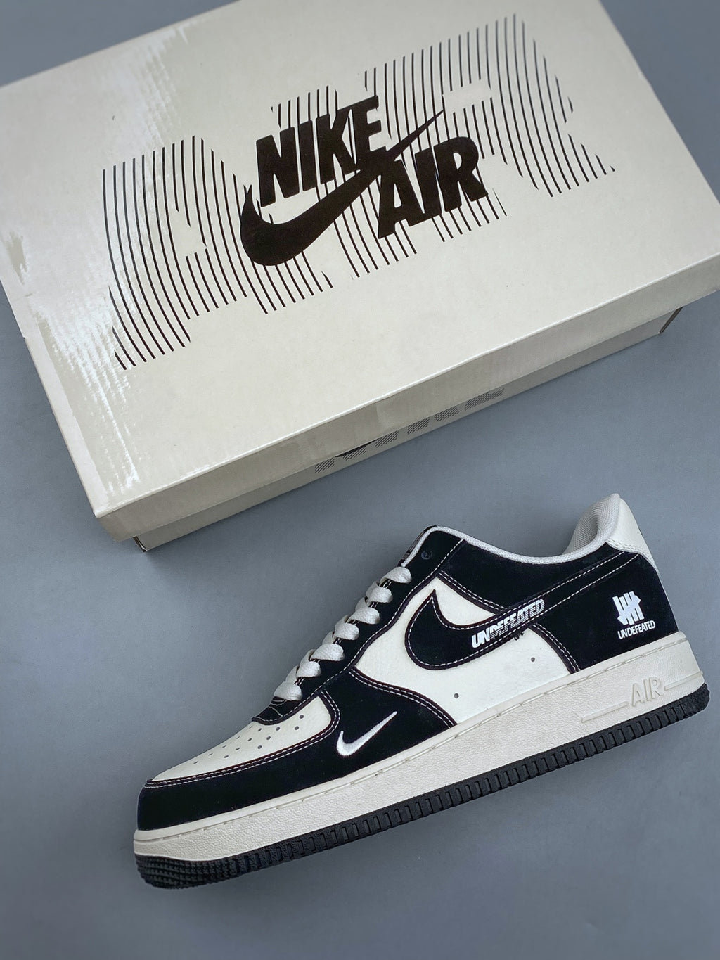 Nike Air Force 1 ’07 Low Black & White Color Block Sneakers, Contrast Swoosh Lace-Up Retro Casual Streetwear Shoes