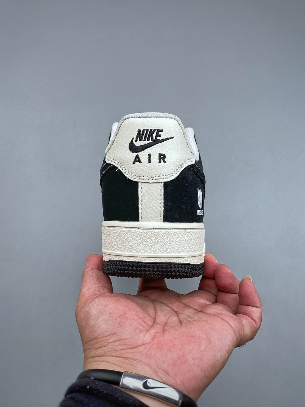 Nike Air Force 1 ’07 Low Black & White Color Block Sneakers, Contrast Swoosh Lace-Up Retro Casual Streetwear Shoes