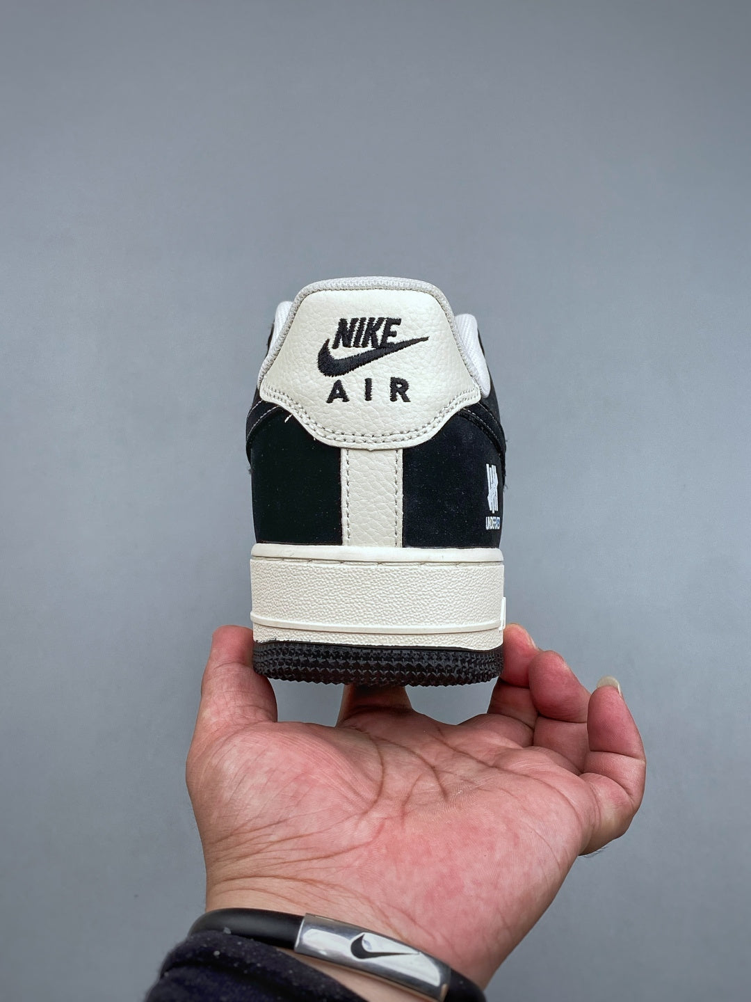 Nike Air Force 1 ’07 Low Black & White Color Block Sneakers, Contrast Swoosh Lace-Up Retro Casual Streetwear Shoes