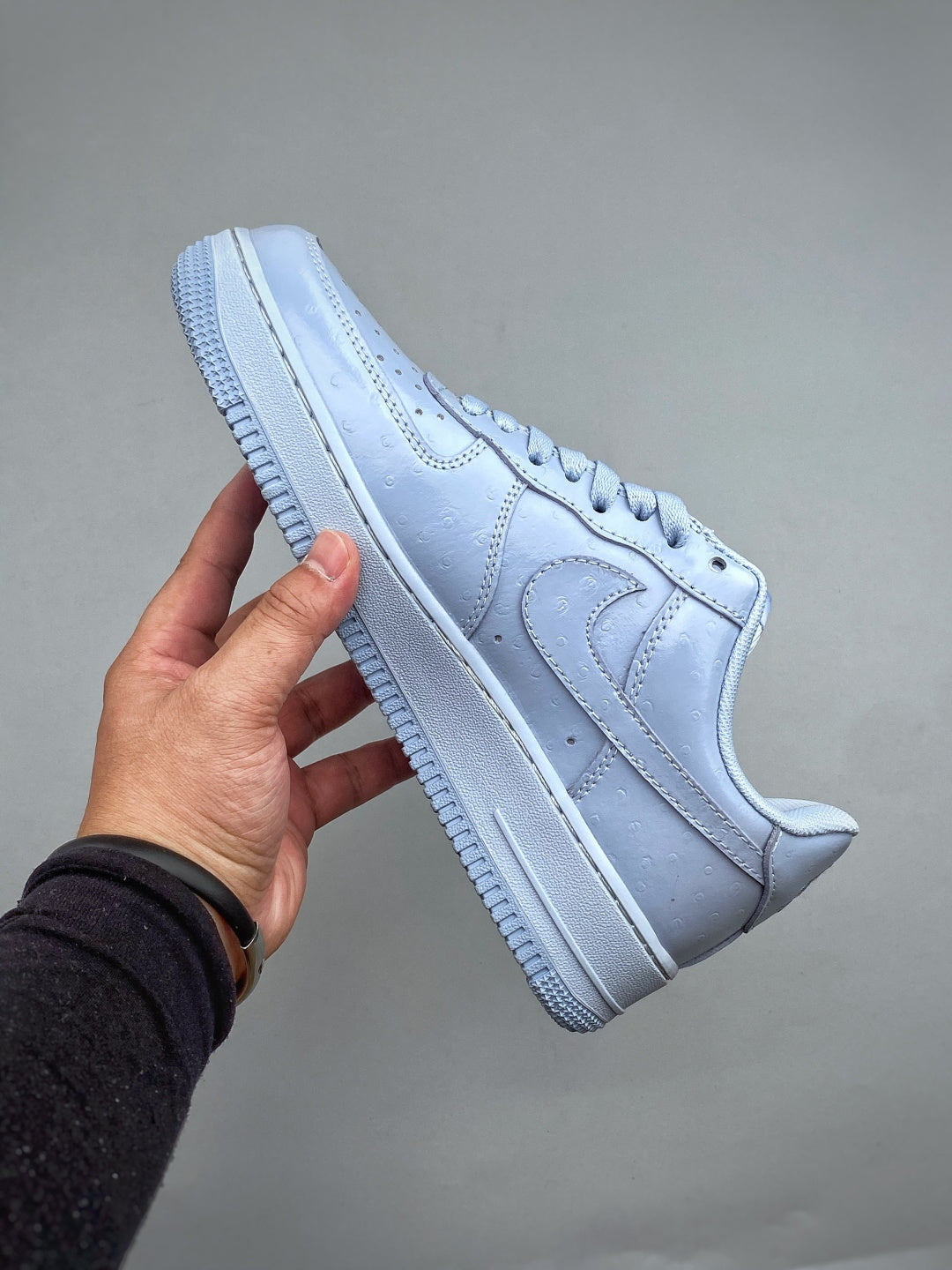 Nike Air Force 1 ’07 Low Light Blue Sneakers, Tonal Swoosh Retro Lace-Up Casual Streetwear Shoes