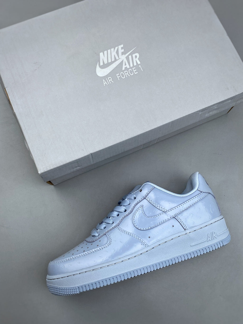 Nike Air Force 1 ’07 Low Light Blue Sneakers, Tonal Swoosh Retro Lace-Up Casual Streetwear Shoes