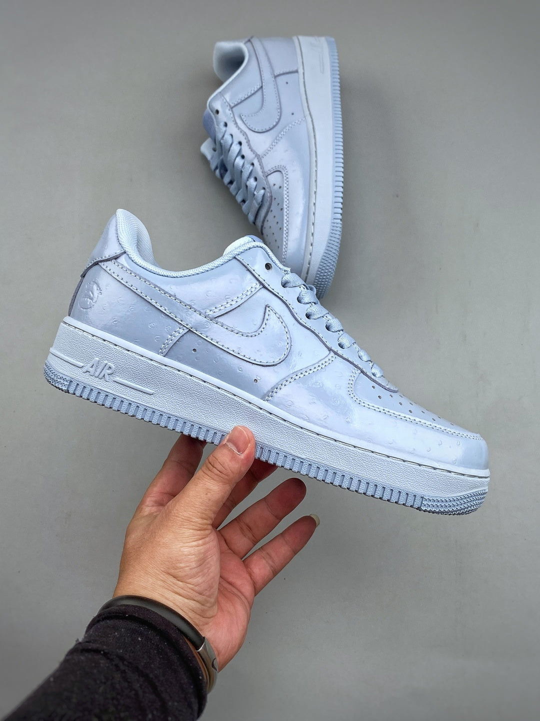 Nike Air Force 1 ’07 Low Light Blue Sneakers, Tonal Swoosh Retro Lace-Up Casual Streetwear Shoes