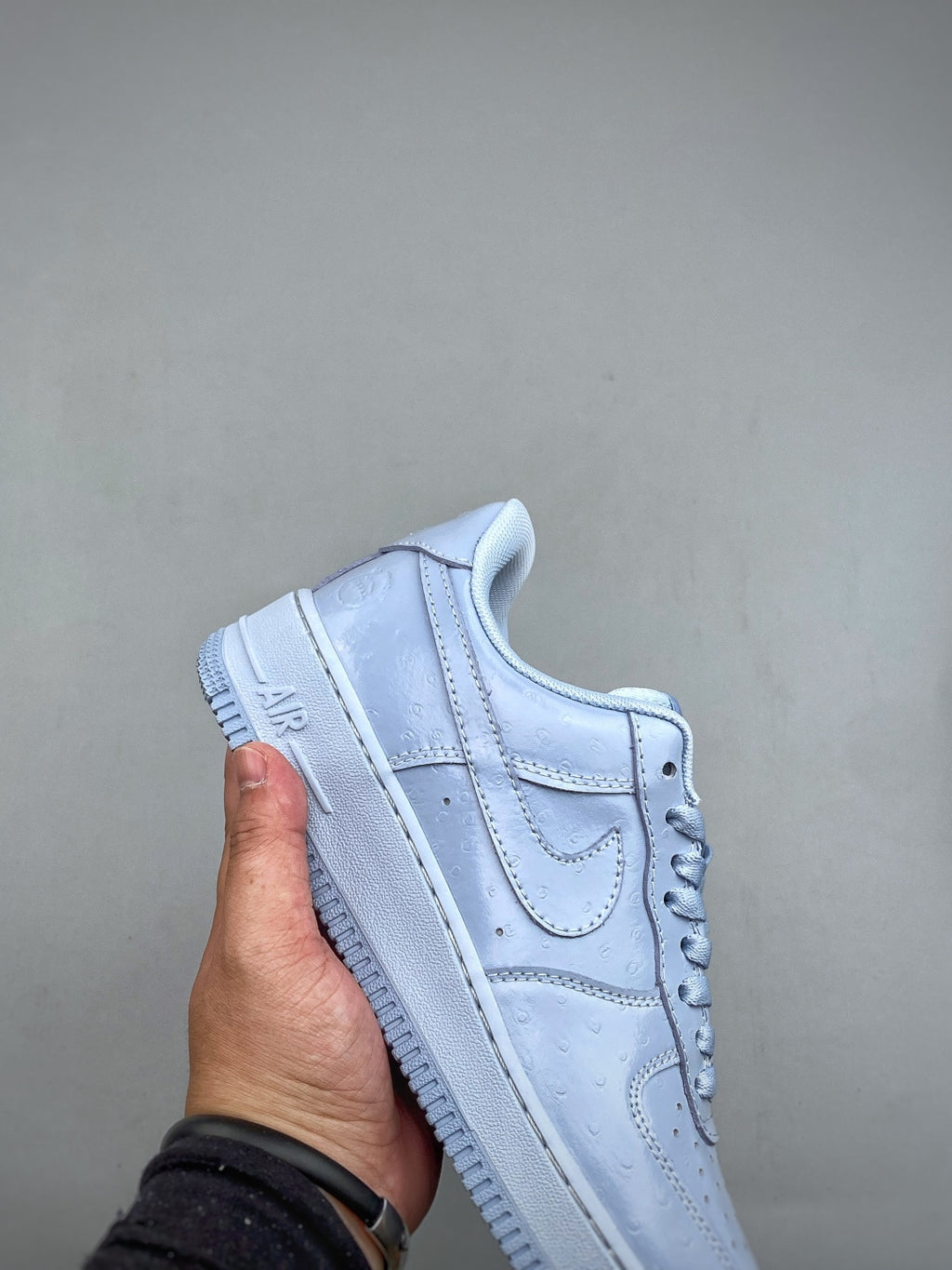Nike Air Force 1 ’07 Low Light Blue Sneakers, Tonal Swoosh Retro Lace-Up Casual Streetwear Shoes