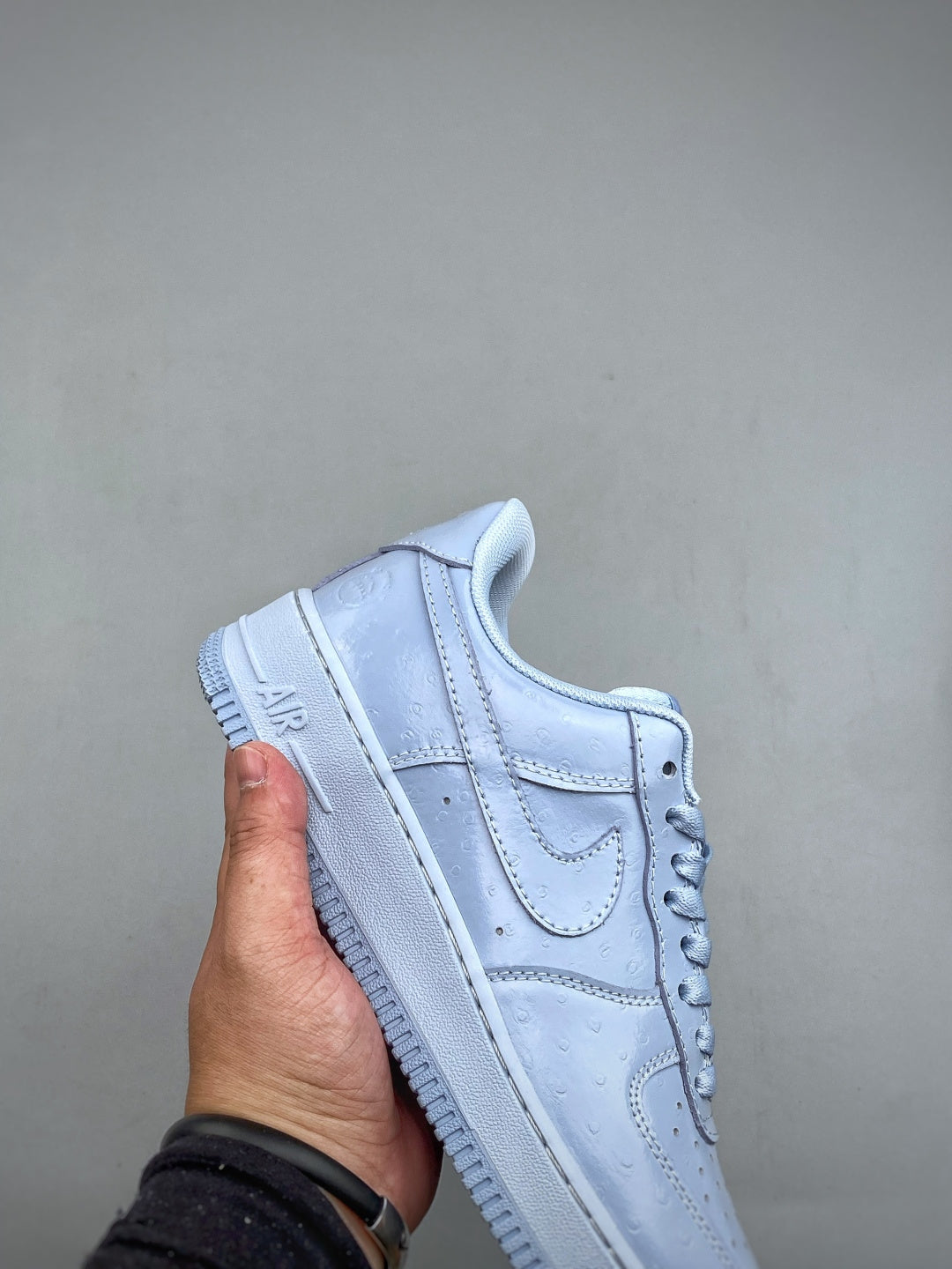 Nike Air Force 1 ’07 Low Light Blue Sneakers, Tonal Swoosh Retro Lace-Up Casual Streetwear Shoes