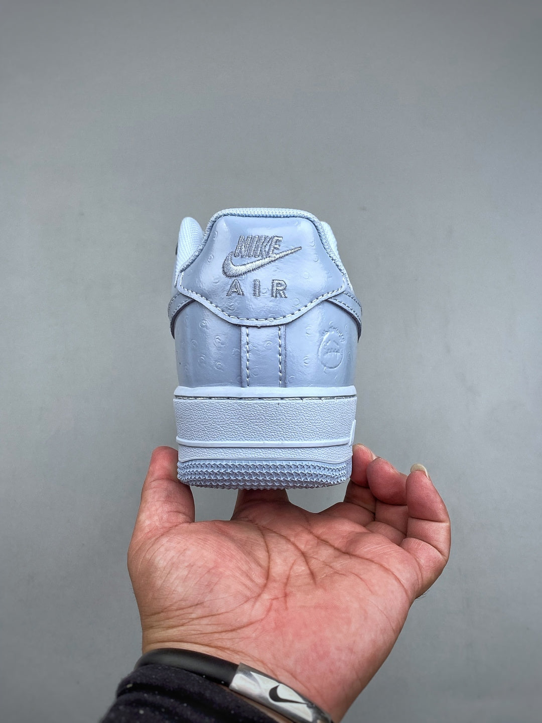 Nike Air Force 1 ’07 Low Light Blue Sneakers, Tonal Swoosh Retro Lace-Up Casual Streetwear Shoes